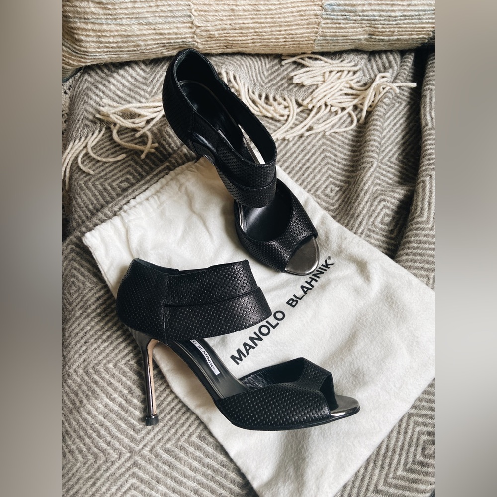 Manolo Blahnik mint condition leather heels